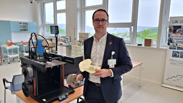 V Ústí nad Labem začala fungovat 3D laboratoř. Lékařům může pomoci s lepším plánováním operací