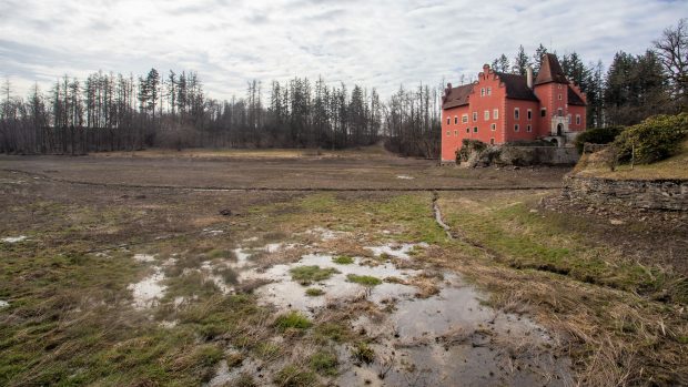 V létě se na rybník u Červené Lhoty vrátí oblíbené lodičky