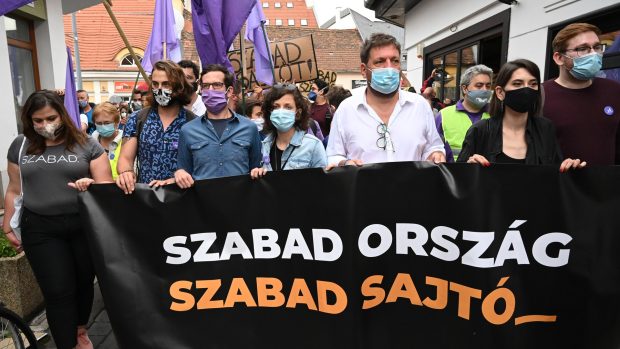 V ulicích Budapešti se protestovalo proti omezení svobody tisku