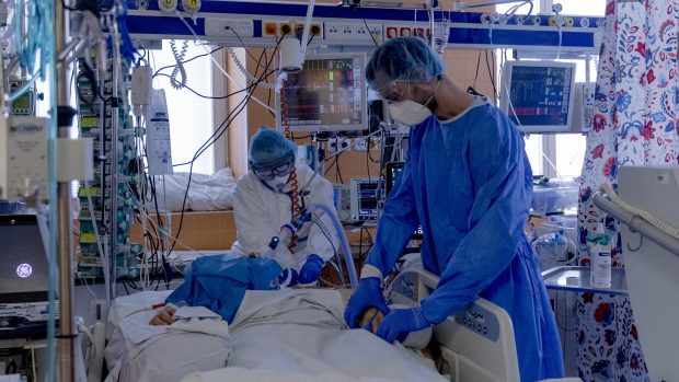 Klinika anesteziologie, resuscitace a intenzivní medicíny Všeobecné fakultní nemocnice v Praze