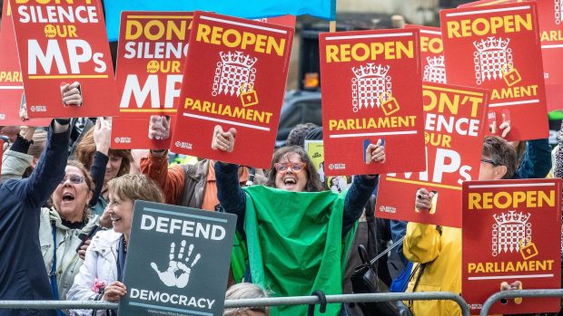 Odpůrci brexitu reagují na rozhodnutí britského nejvyššího soudu ve sporu o přerušení parlamentu
