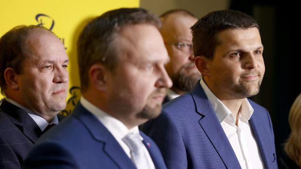 Petr Hladík, kandidát na ministra životního prostředí (vpravo), vedle něj Marian Jurečka, předseda KDU-ČSL