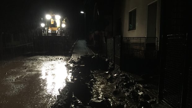Následky povodní v Zaječově na Berounsku