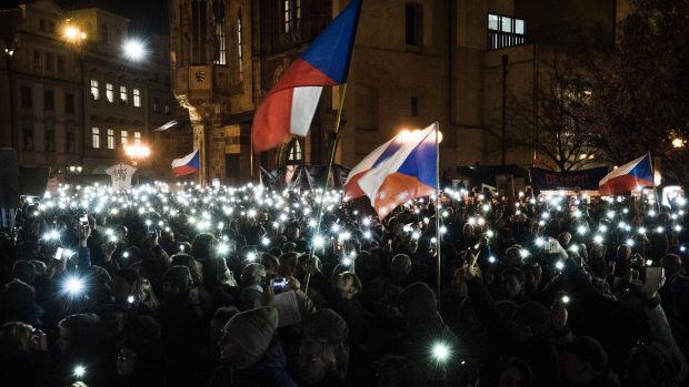 Demonstrace na Staroměstském náměstí za odstoupení Andreje Babiše