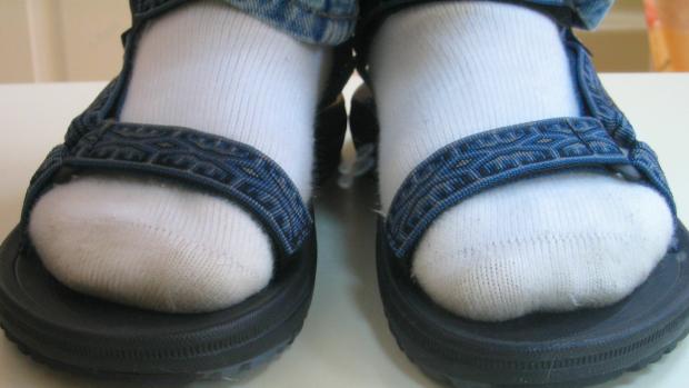 Ponožky v sandálech (ilustrační foto)