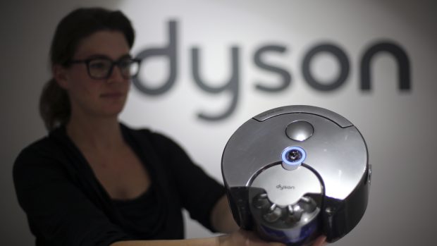 Britská společnost Dyson, výrobce bezsáčkových vysavačů, vysoušečů a další elektroniky, přestěhuje své sídlo z Velké Británie do Singapuru