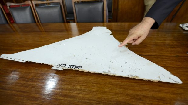 Jeden z mála kousků, o nichž se předpokládá, že pocházejí z letu MH370