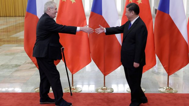 Český prezident Miloš Zeman a čínský prezident Si Ťin-pching v Pekingu.