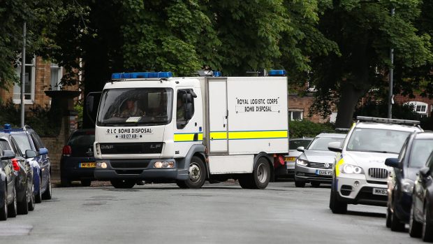 Nákladní automobil britské policie. Ta teď zkoumá auto údajně spojené s manchesterským útokem.