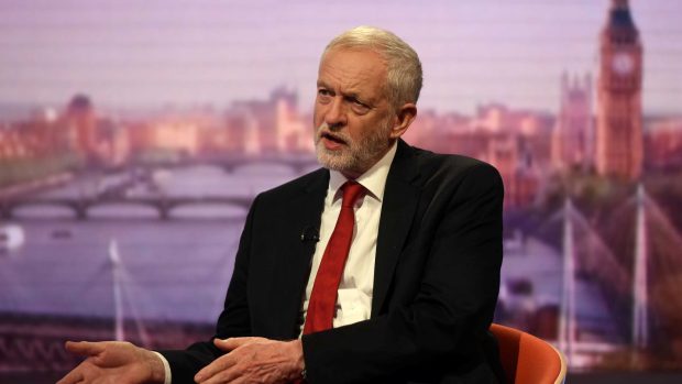 Jeremy Corbyn při rozhovoru s BBC