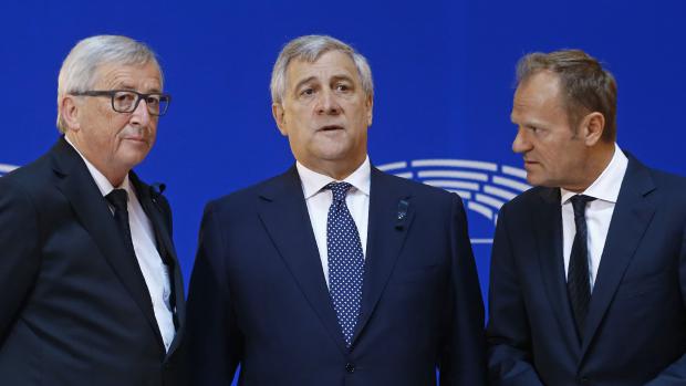 Předseda Evropské komise Juncker, předseda Evropského parlamentu Tajani a předseda Rady Evropy Tusk