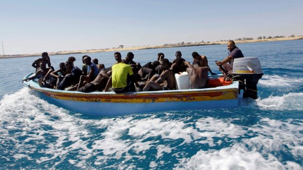 Migranti zachránění u libyjských břehů v červenci 2017