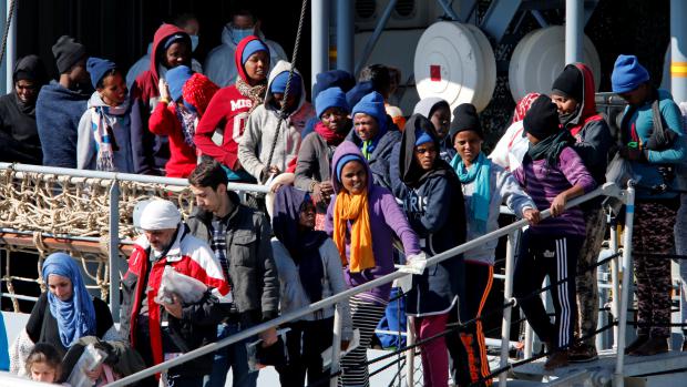 Nejvíce migrantů míří do Itálie. Snímek ze sicilského přístavu Katánie.