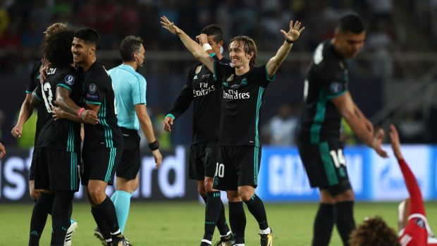 Fotbalisté Realu Madrid po výhře v Superpoháru nad Manchesterem United