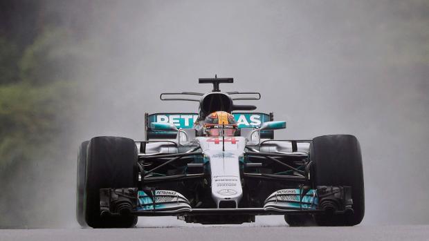 Lewis Hamilton si připsal další vítězství