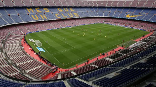 Zápas před prázdnými ochozy. Stadion Camp Nou má kapacitu 99 000 míst. Na zápas s Las Palmas zůstala - kvůli nepokojům během referenda - prázdná