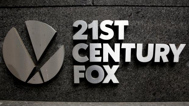 Logo společnosti 21st Century Fox v centrále společnosti News Corporation v New Yorku.