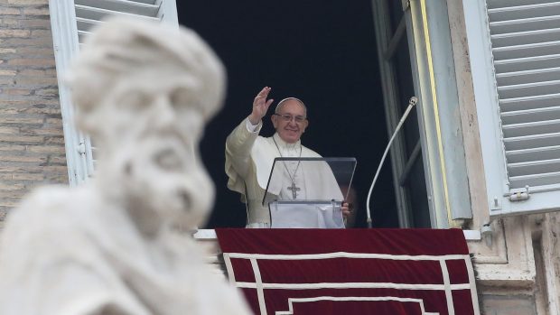 Papež František u nedělní modlitby v poslední den roku 2017