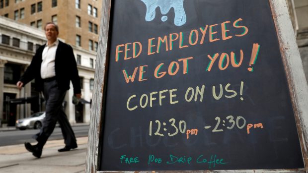 Káva pro federální zaměstnance zdarma. Bistra ve Washingtonu během vládního shutdownu.