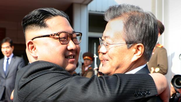 Severokorejský lídr Kim Čong-un a jihokorejský prezident Mun Če-in se v sobotu znovu sešli.