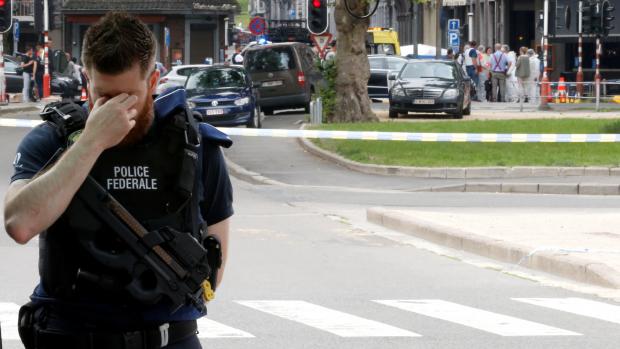Belgický policista po střelbě v Lutychu