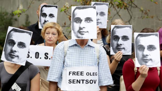 Protest na podporu Olega Sencova před ruskou ambasádou v Praze, 28. srpna 2018