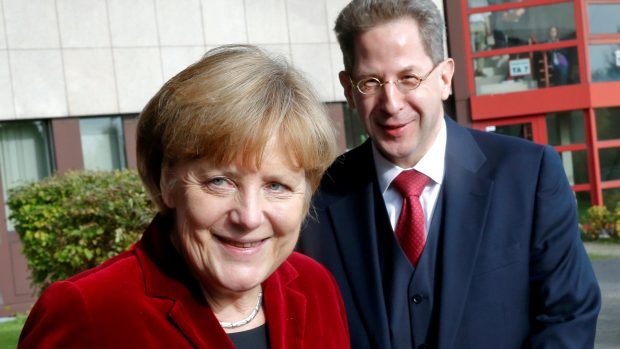 Německá kancléřka Angela Merkelová a šéf kontrarozvědky Hans-Georg Maassen (foto z roku 2014)