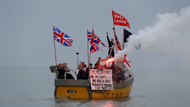 Protest britských rybářů proti podobě dohody o brexitu, který vyjednala premiérka Theresa Mayová (ilustrační foto)