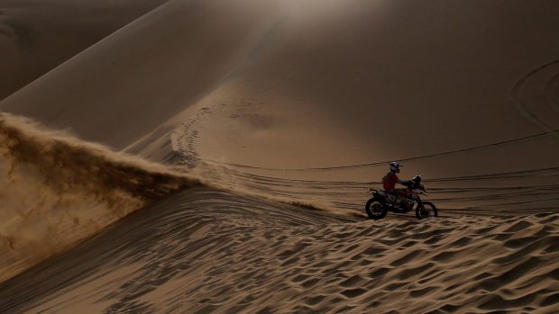 Juan Puga při deváté etapě Rallye Dakar