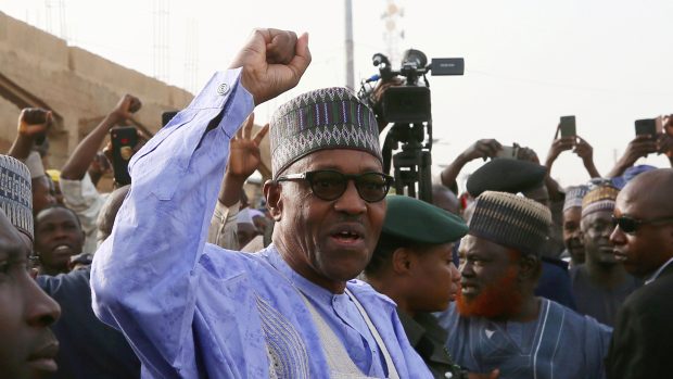 Nigerijský prezident Muhammadu Buhari už v prvním kole prezidentských voleb z poloviny února obhájil svou funkci i pro druhé volební období
