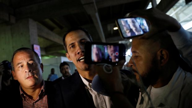 Juan Guaidó se bezpečně vrátil do vlasti