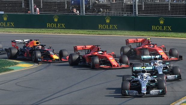 Valtteri Bottas startoval na druhém místě, za Lewisem Hamiltonem