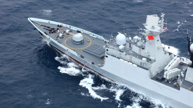 Čínská válečná loď v Jihočínském moři