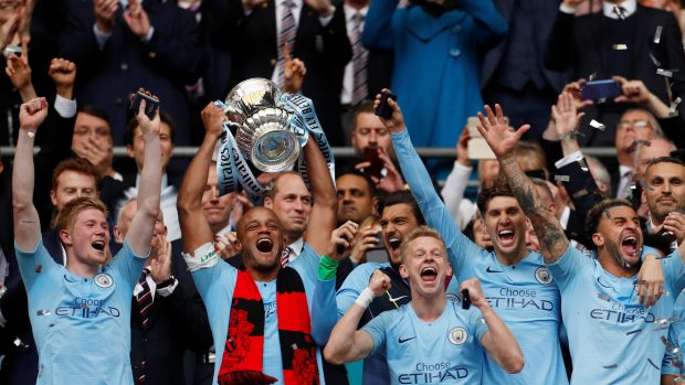 Fotbalisté Manchesteru City slaví vítězství v FA Cupu