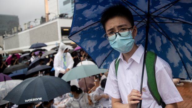 Studenti hongkongských vysokých a středních škol v pondělí bojkotují výuku