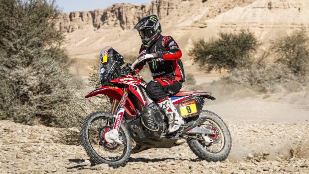 Motocyklista Ricky Brabec vyhrál jako první Američan Rallye Dakar.