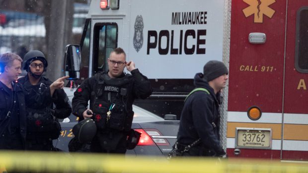 Střelba v prostoru pivovaru v americkém Milwaukee si vyžádala minimálně pět obětí.