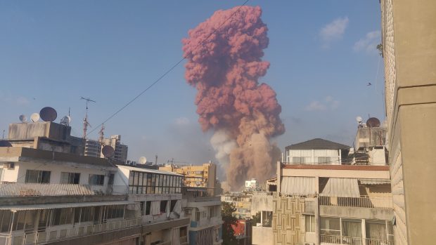 Kouř následující výbuch bylo možné pozorovat z různých částí města