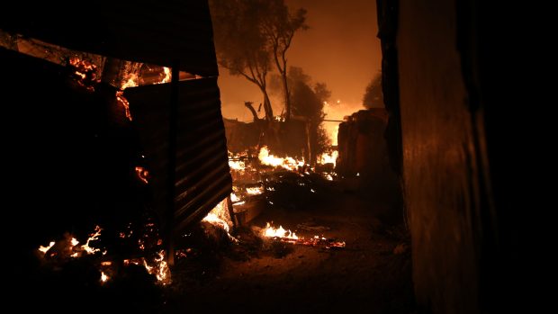 Uprchlický tábor Moria na řeckém ostrově Lesbos zachvátil požár