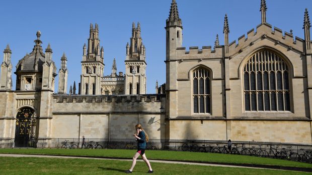 Britské univerzity bojují s koronavirem, některé nařizují studentům karanténu