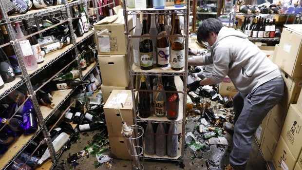 Zemětřesení způsobilo potíže například obchodům s alkoholem.