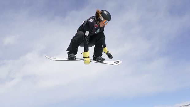 Australský snowboardista Valentino Guseli