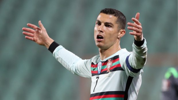 Cristiano Ronaldo v dresu Portugalska.