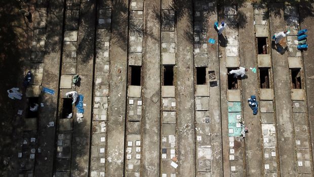 Sao Paulo tento týden urychlilo vyprazdňování několik let starých hrobů