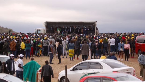 Bývalý jihoafrický prezident Jacob Zuma v neděli promluvil ke svým stoupencům