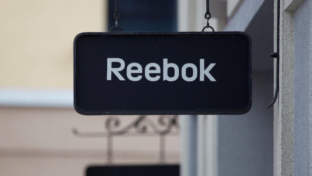 Adidas se zbavuje značky Reebok.