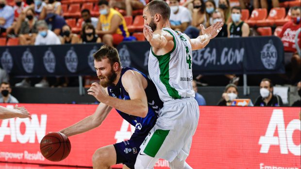 Basketbalista David Jelínek v dresu Andorry