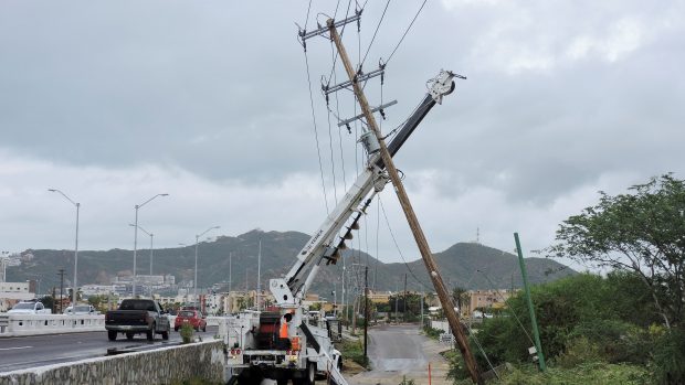Následky hurikánu Olaf v letovisku Cabo San Lucas