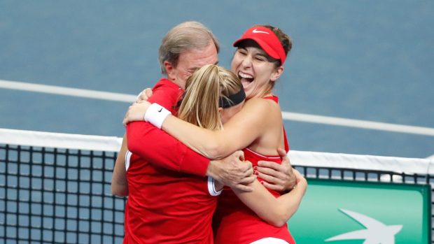 Švýcarky slaví vítězství nad českými tenistkami