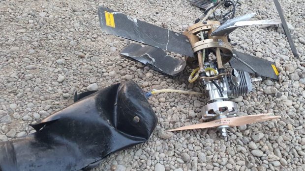 Trosky sestřeleného dronu